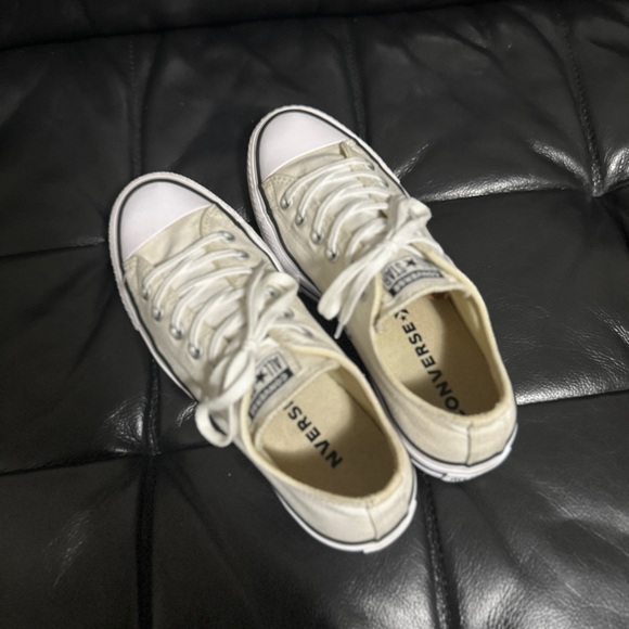 Converse Women’s Chuck Taylor All Star Lift Low Tops in White/Off White/Black - Picture 12 of 15